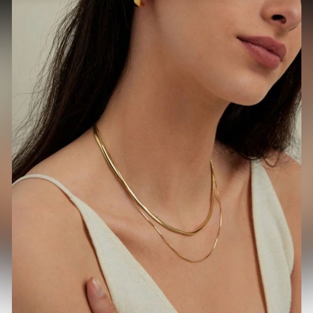 Elegant Gold Layered Necklace N1117 - Picture 4 of 5